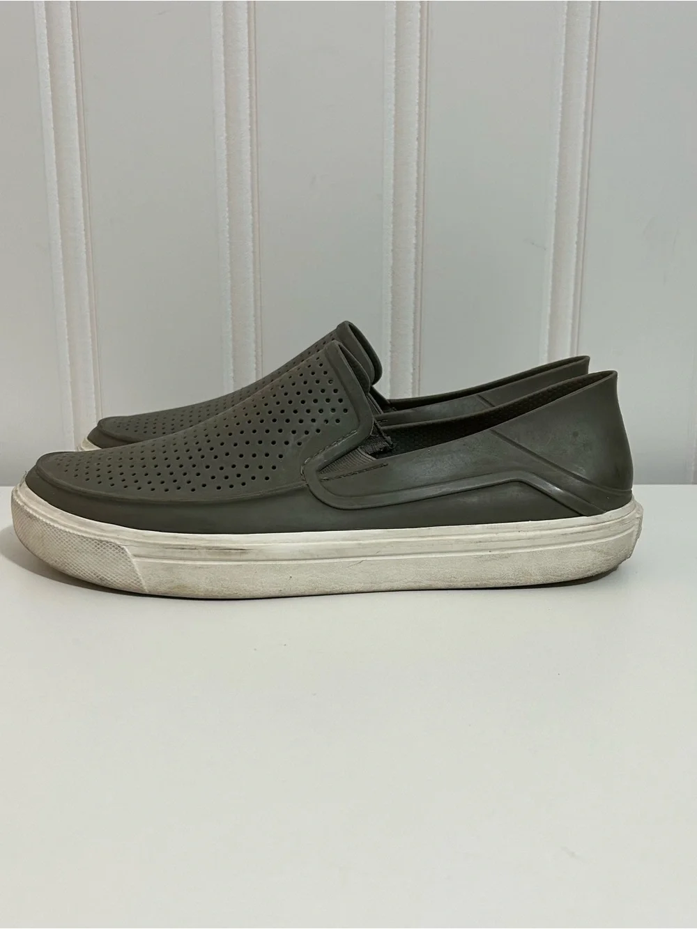 Crocs citilane roka grey perforated slip on